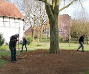 2025-04-11 - Arbeitseinsatz Thie- und Kirchplatz (06)